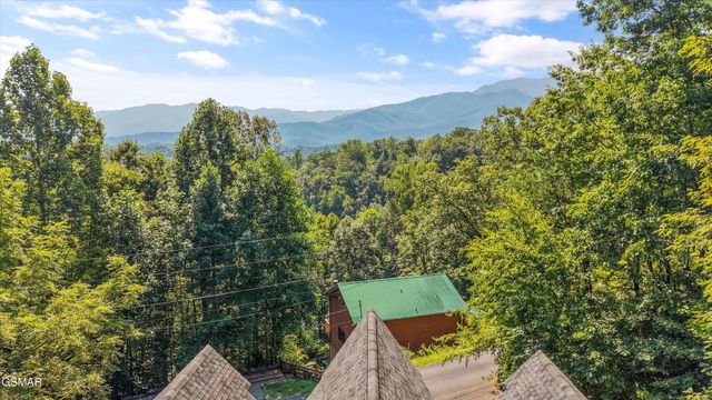 1041 Vista Drive, Gatlinburg, TN 37738