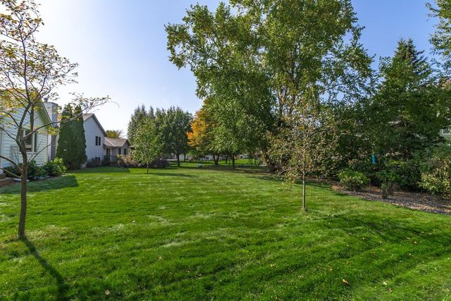 8944 Saint Croix Road, Woodbury, MN 55125