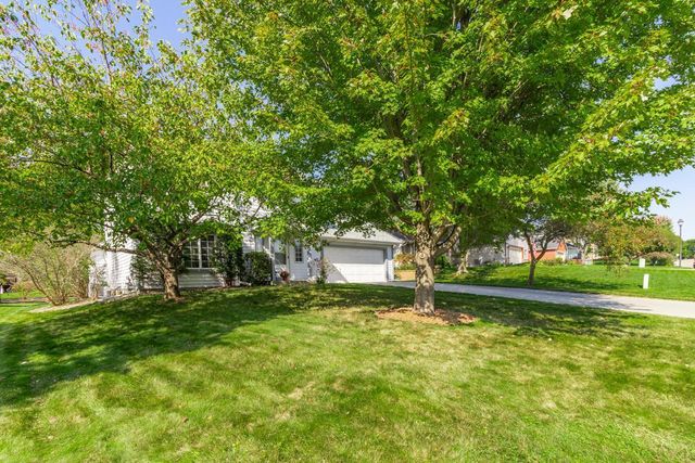 8944 Saint Croix Road, Woodbury, MN 55125