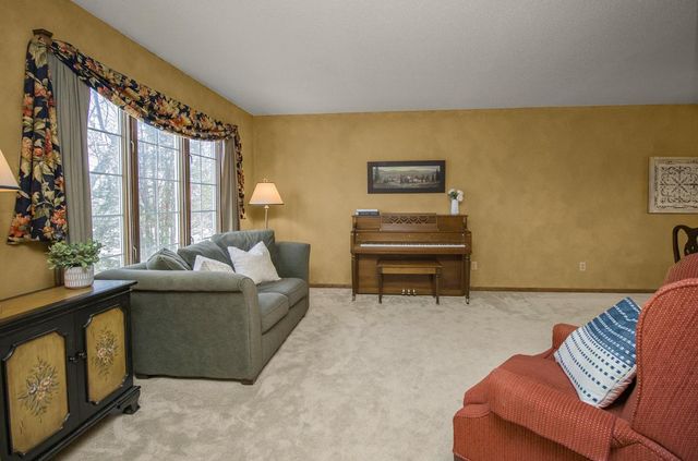 8944 Saint Croix Road, Woodbury, MN 55125