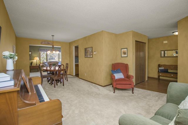 8944 Saint Croix Road, Woodbury, MN 55125