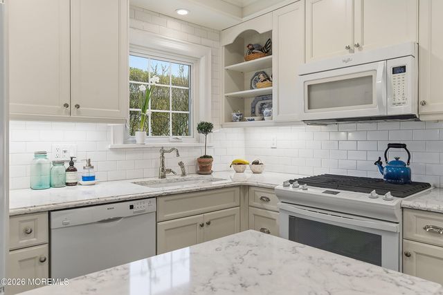 607 Cherokee Lane, Brielle, NJ 08730