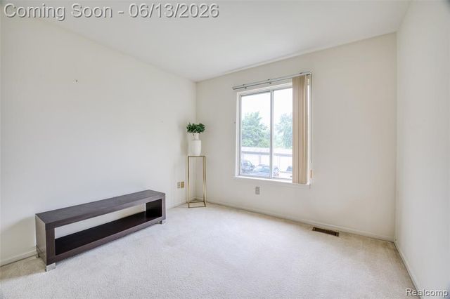 44750 Bayview Drive 37, Novi, MI 48377