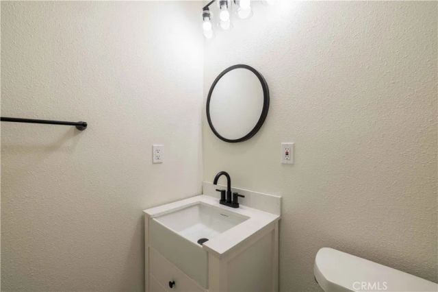 448 Victoria Lane, Sugarloaf, CA 92386