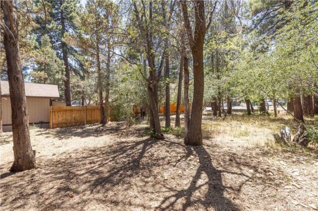448 Victoria Lane, Sugarloaf, CA 92386