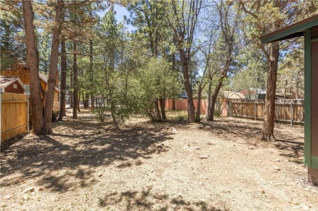 448 Victoria Lane, Sugarloaf, CA 92386