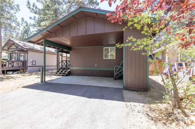 448 Victoria Lane, Sugarloaf, CA 92386