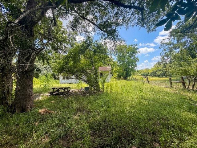 174 Bailey Road, Angleton, TX 77515