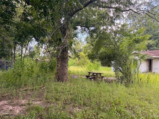 174 Bailey Road, Angleton, TX 77515