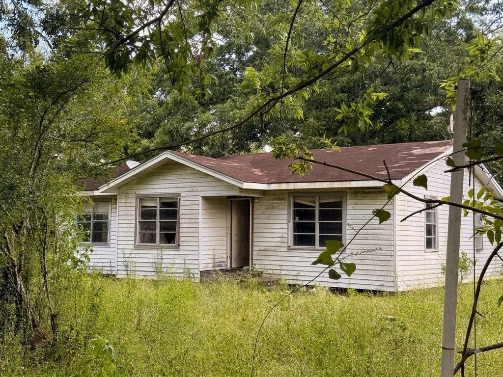 174 Bailey Road, Angleton, TX 77515