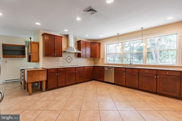1211 E BUTLER PIKE, Ambler, PA 19002