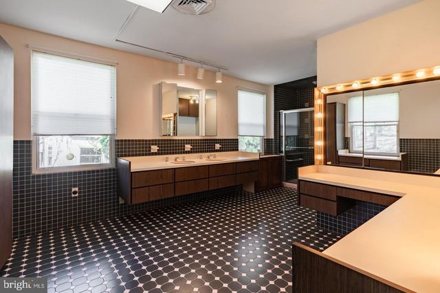 1211 E BUTLER PIKE, Ambler, PA 19002