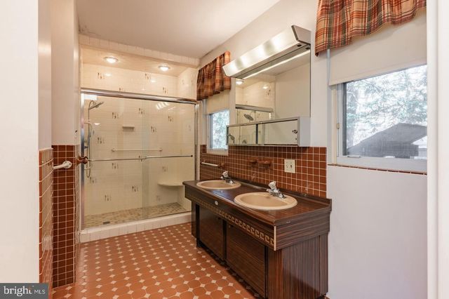 1211 E BUTLER PIKE, Ambler, PA 19002