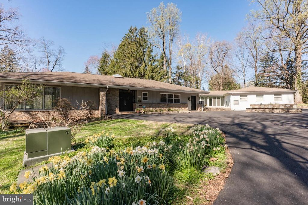 1211 E BUTLER PIKE, Ambler, PA 19002