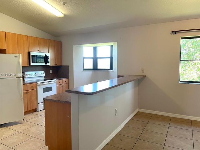 22621 SW 88th Pl 304-8, Cutler Bay, FL 33190