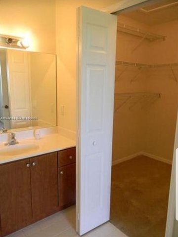 22621 SW 88th Pl 304-8, Cutler Bay, FL 33190