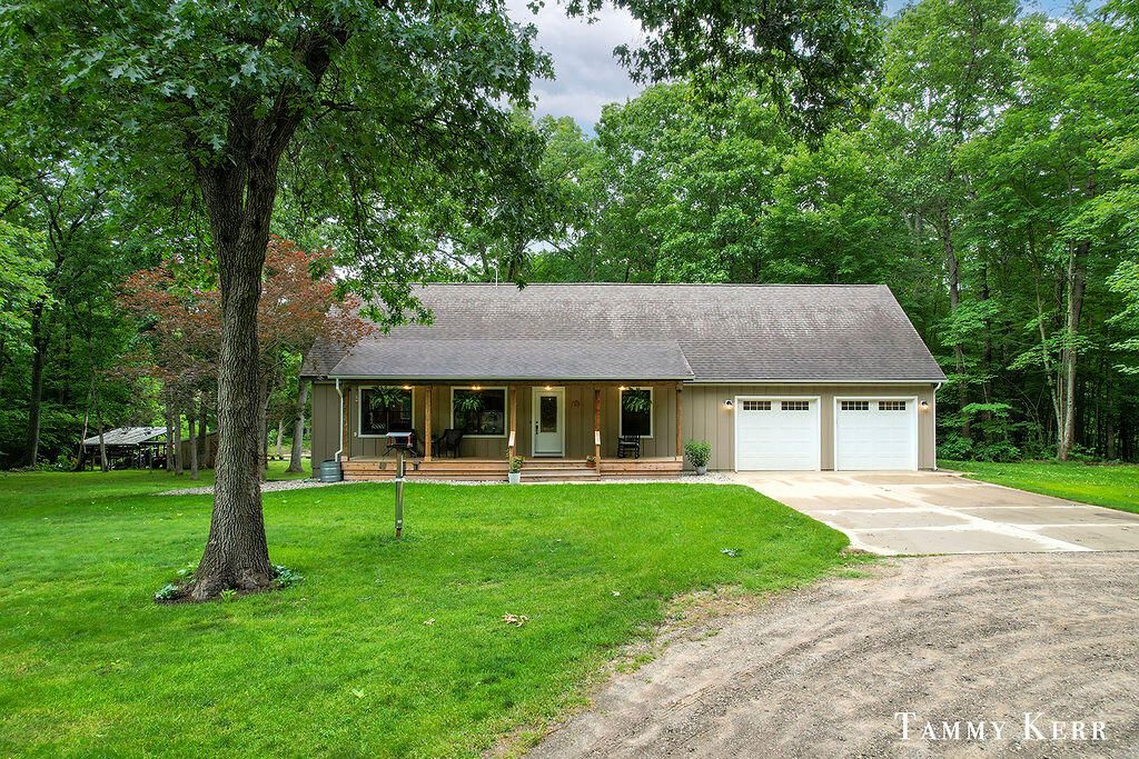 2535 52nd Street, Manlius Twp, MI 49408