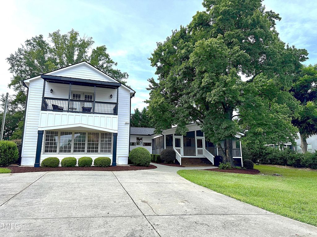 1508 Braden Overlook Ct Court, Apex, NC 27502