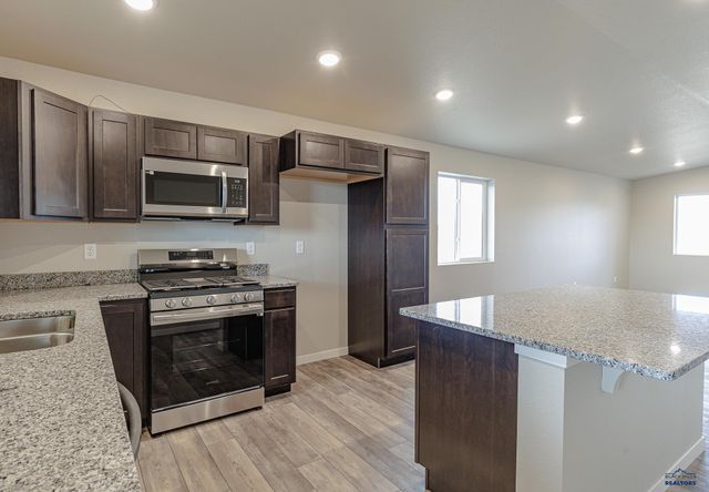 288 N VALLEY DR, Rapid City, SD 57703