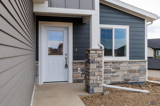 288 N VALLEY DR, Rapid City, SD 57703