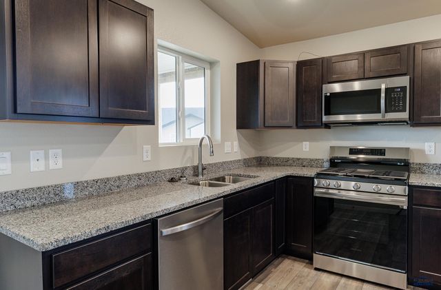 288 N VALLEY DR, Rapid City, SD 57703