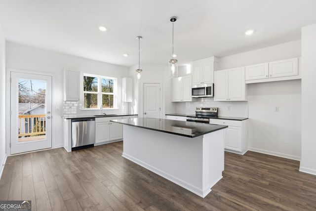 5716 Schelton Place SE, Mableton, GA 30126