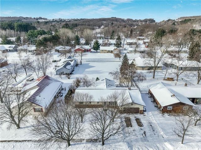 1948 Declaration Drive, Eau Claire, WI 54703