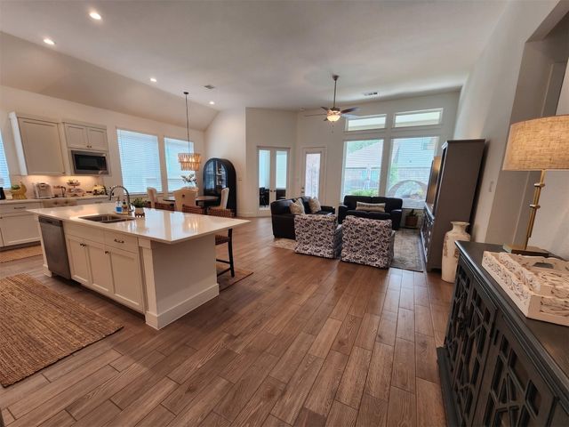 204 Bronzewood Terrace Court, Conroe, TX 77318