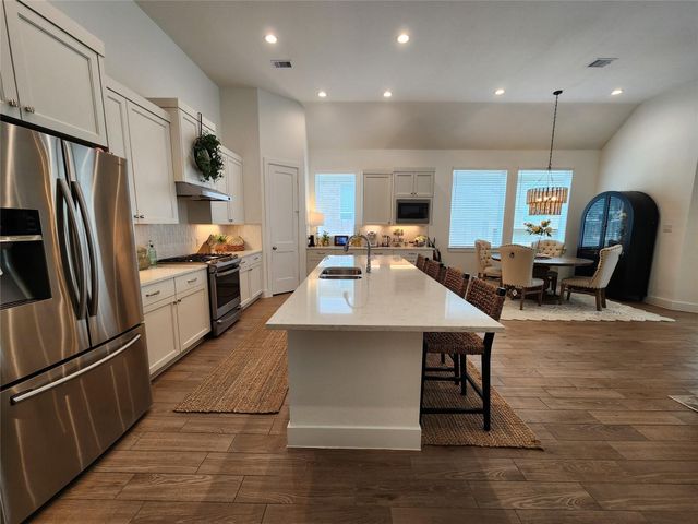 204 Bronzewood Terrace Court, Conroe, TX 77318