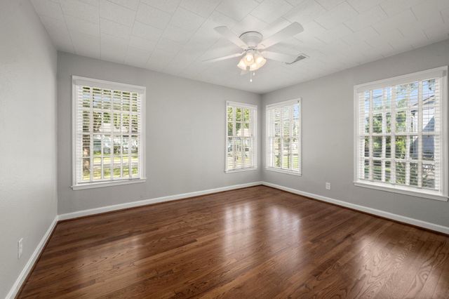 6438 Pinehurst, Houston, TX 77023