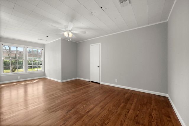 6438 Pinehurst, Houston, TX 77023