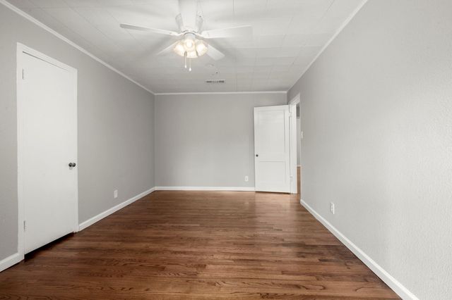 6438 Pinehurst, Houston, TX 77023