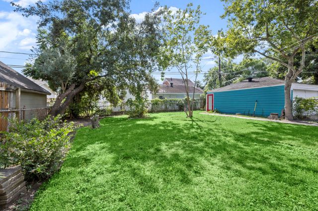 6438 Pinehurst, Houston, TX 77023