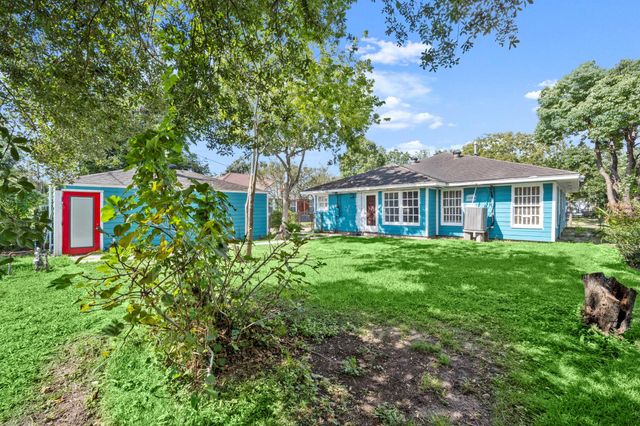 6438 Pinehurst, Houston, TX 77023