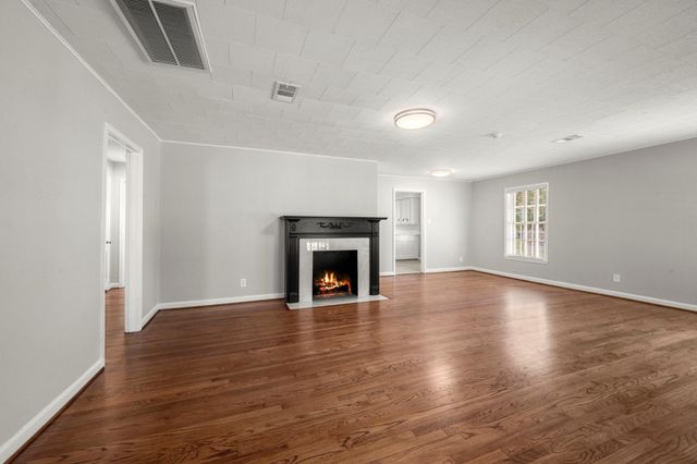 6438 Pinehurst, Houston, TX 77023