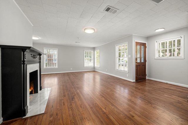 6438 Pinehurst, Houston, TX 77023