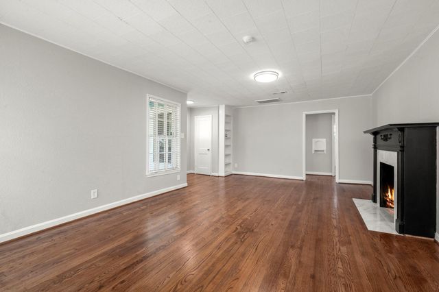 6438 Pinehurst, Houston, TX 77023