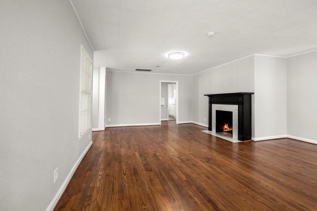 6438 Pinehurst, Houston, TX 77023