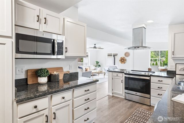 6426 NE Barrett Drive, Poulsbo, WA 98370