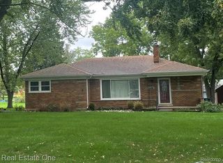 6346 Donaldson Drive, Troy, MI 48085