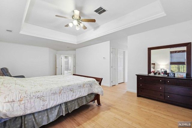 7 Skytop Ridge, Oakland, NJ 07436