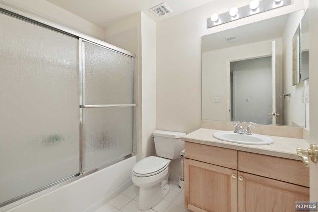 7 Skytop Ridge, Oakland, NJ 07436