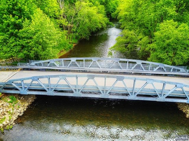 7 Skytop Ridge, Oakland, NJ 07436