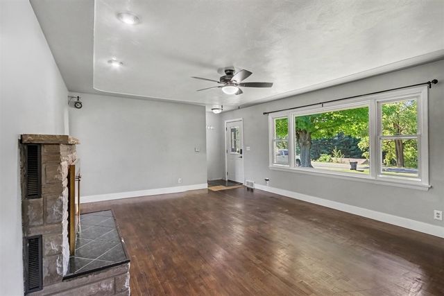 7806 N 40th Street, Augusta, MI 49012