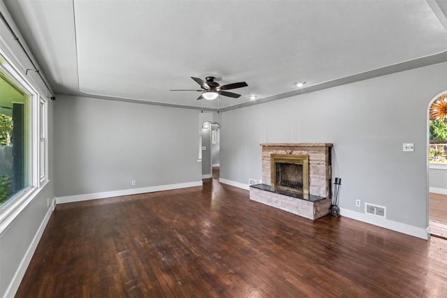 7806 N 40th Street, Augusta, MI 49012