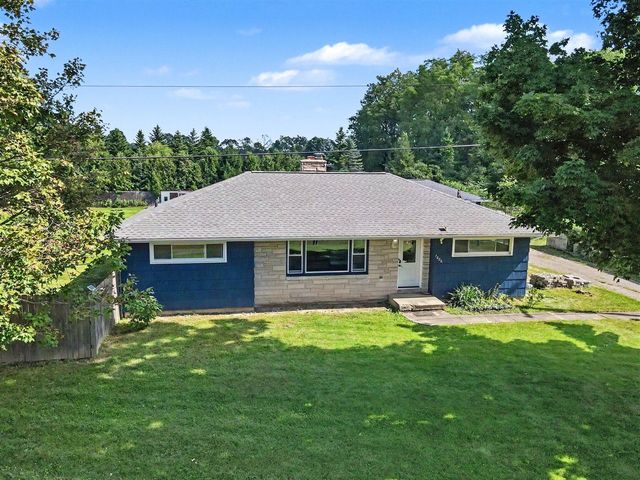 7806 N 40th Street, Augusta, MI 49012