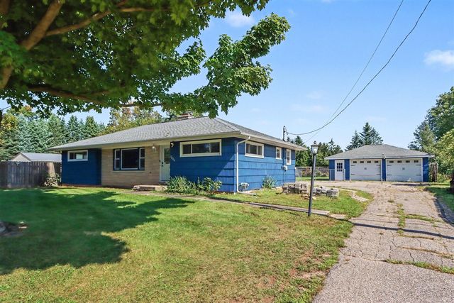7806 N 40th Street, Augusta, MI 49012