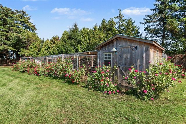 7806 N 40th Street, Augusta, MI 49012