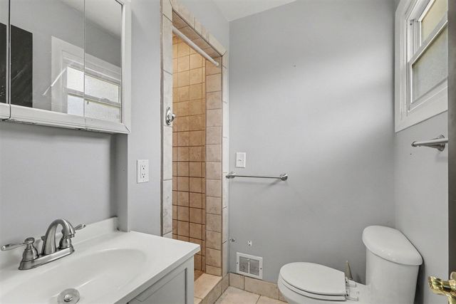 7806 N 40th Street, Augusta, MI 49012