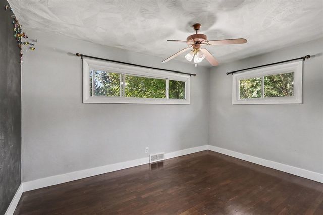 7806 N 40th Street, Augusta, MI 49012